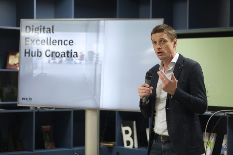 IBM - Helmut Nachbauer - Direktor ecx.io