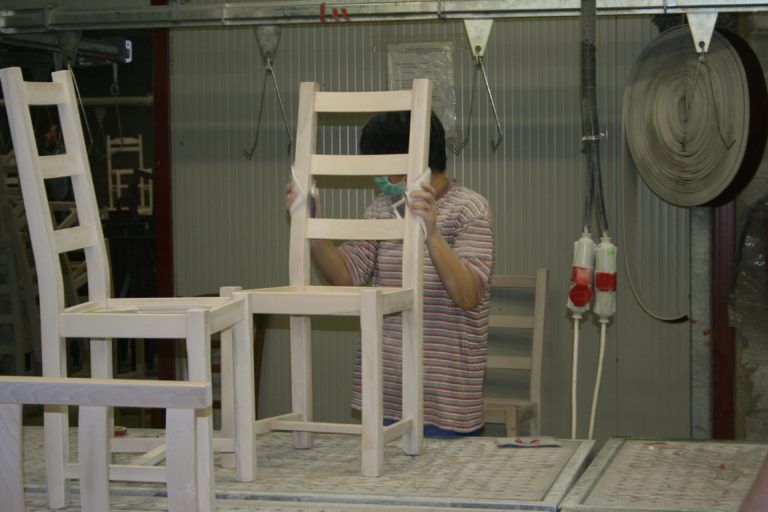 Proizvodnja namještaja u travnju pala za gotovo 60 posto!