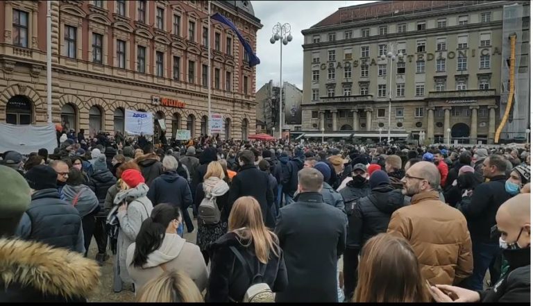 Više od 5.000 ljudi reklo je da je dosta diskriminatornih odluka i neadekvatnih ekonomskih mjera