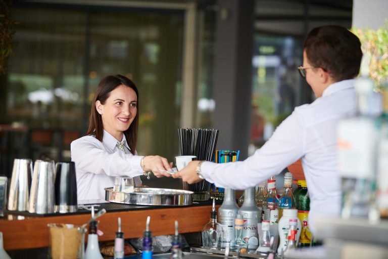 Aminess svojim zaposlenicima isplaćuje nagradu u iznosu od 4.000 kuna