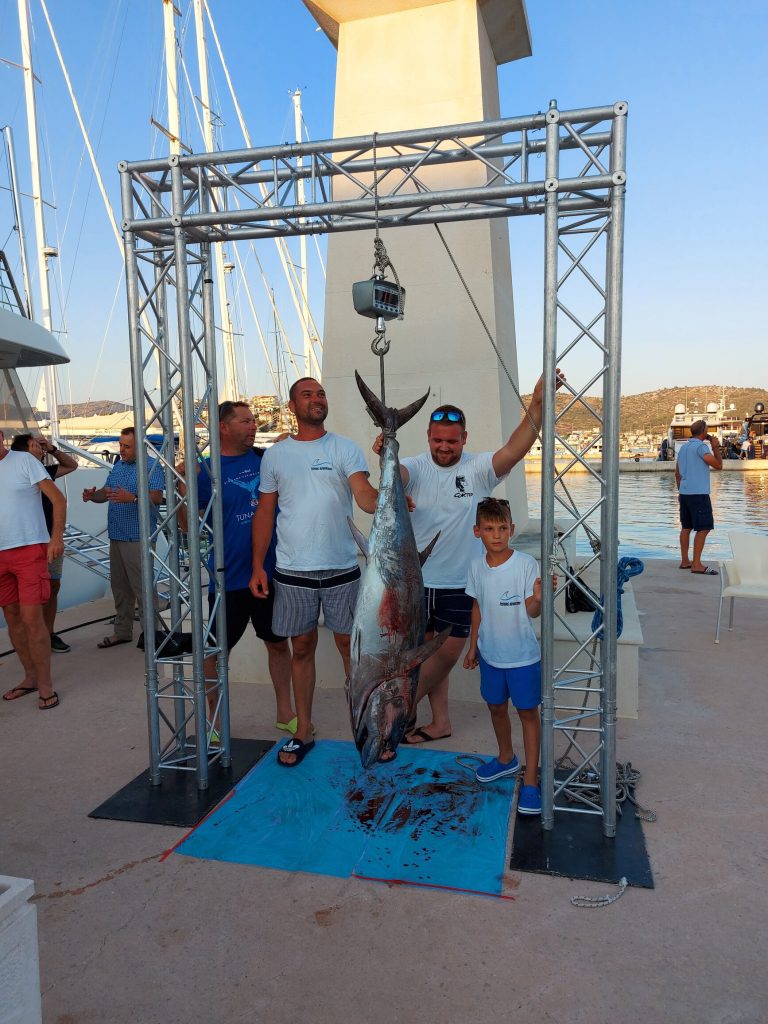 Posada broda ‘Game one’ pobjednici prvoga dana Tune fevera