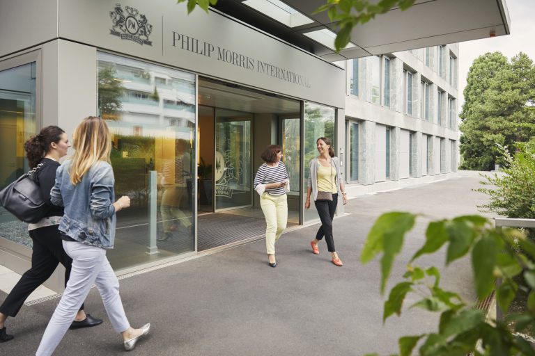 Najnovija publikacija Scientific Update društva Philip Morris International ispituje kako smanjenje štetnosti uzrokovane duhanom može imati pozitivan utjecaj na individualno i javno zdravlje