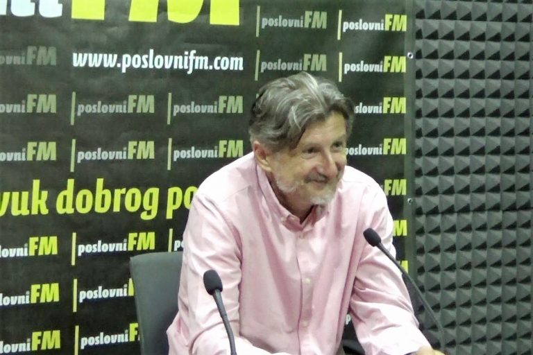 Školnik: Kako ustavno prikazati da je konobaru rad nedjeljom dozvoljen, a trgovcu ne?