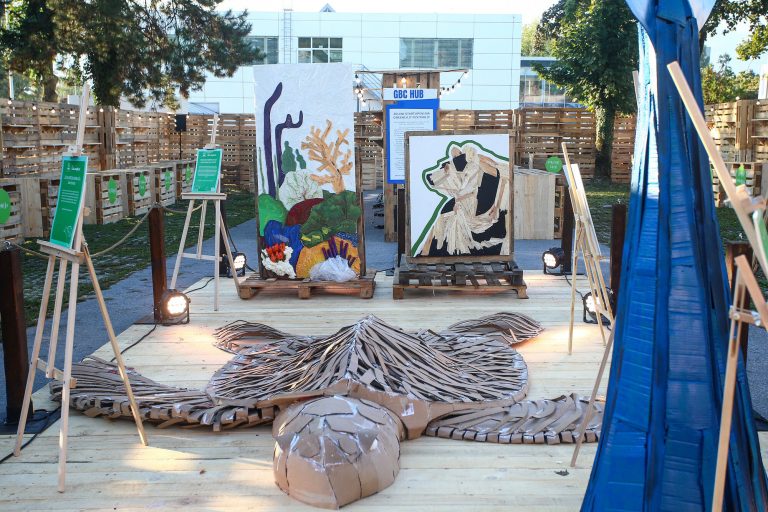 Nestlé eko-izložba „Čista umjetnost“ od 250 kilograma otpada