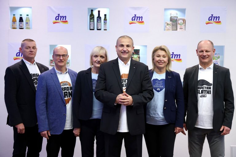 dm potvrdio vodeću poziciju i ostvario 2,36 milijardi kuna prometa