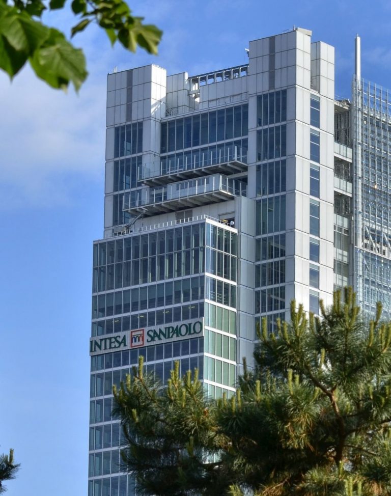 The Banker: Intesa Sanpaolo dobila nagradu „Banka godine u Italiji“