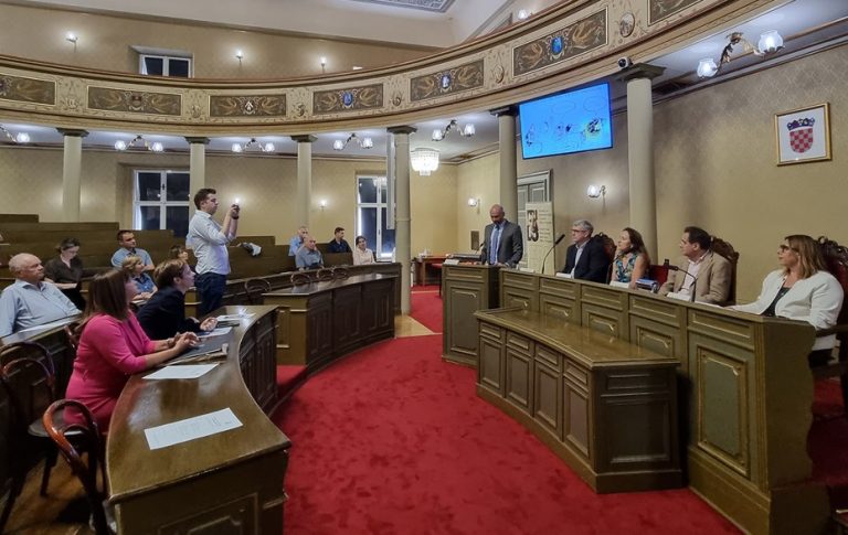 Javna tribina „Zagreb – grad budućnosti: 130 godina Nikole Tesle“