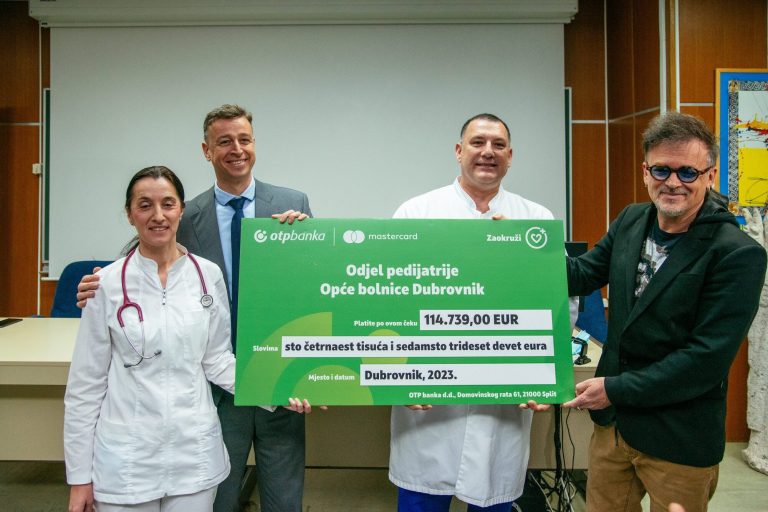 Bolnici u Dubrovniku uručen ček od 114.739,00 eura prikupljenih u donacijskom programu OTP Zaokruži