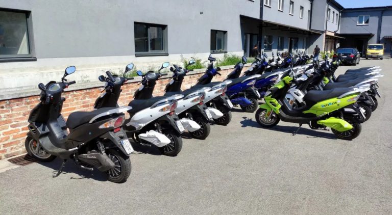 Meta Mate dostavljačku flotu povećao s 40 električnih skutera