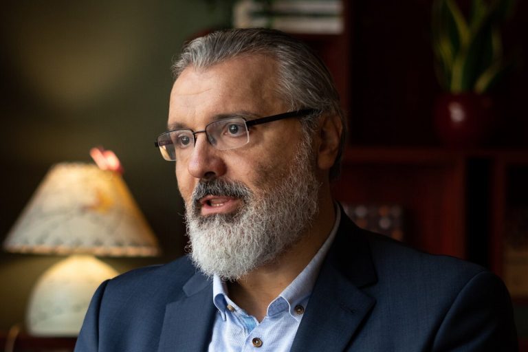 Kosta Milkov: Religijske zajednice su bili pioniri demokracije, no velika je i zlouporaba religija