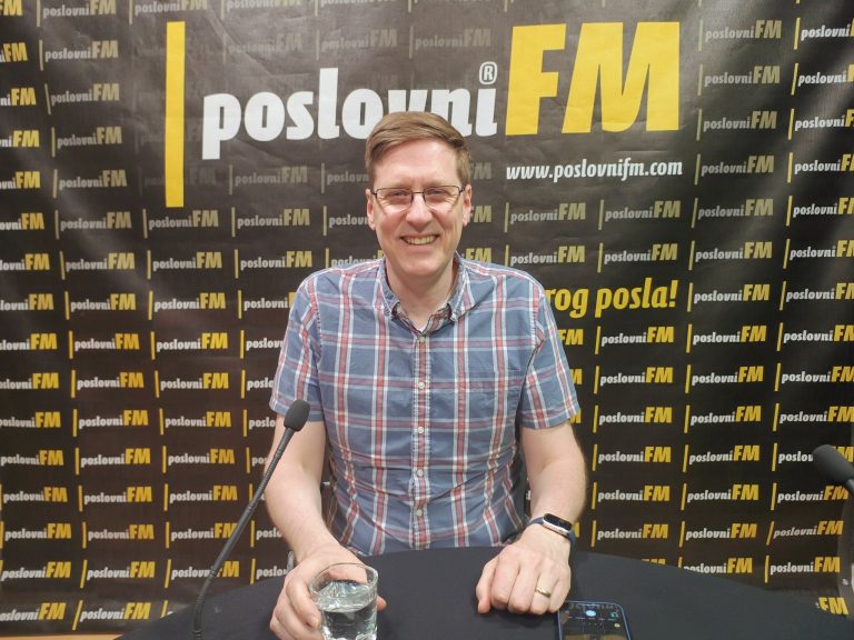 Sharp: Vođe moraju vjerovati osobama koje rade za njih