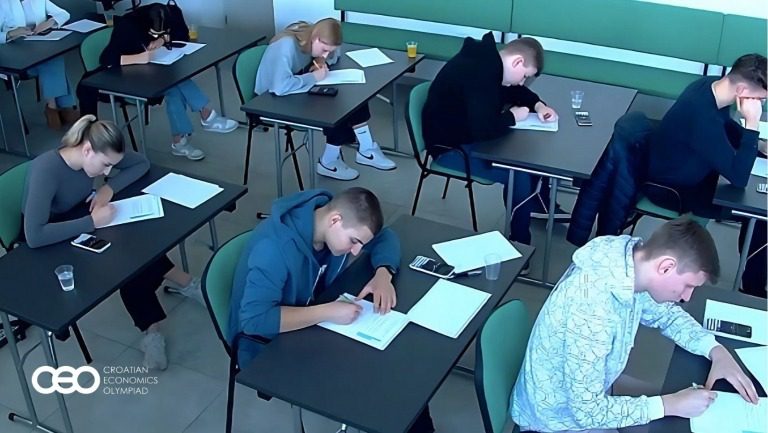 Održana je „Hrvatska ekonomska olimpijada”: učenici testirali znanje iz ekonomije i financijske pismenosti