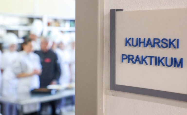 Akcijom „Donirajmo za škole i jela koja se vole“ Podravka pomaže opremanje školskih praktikuma