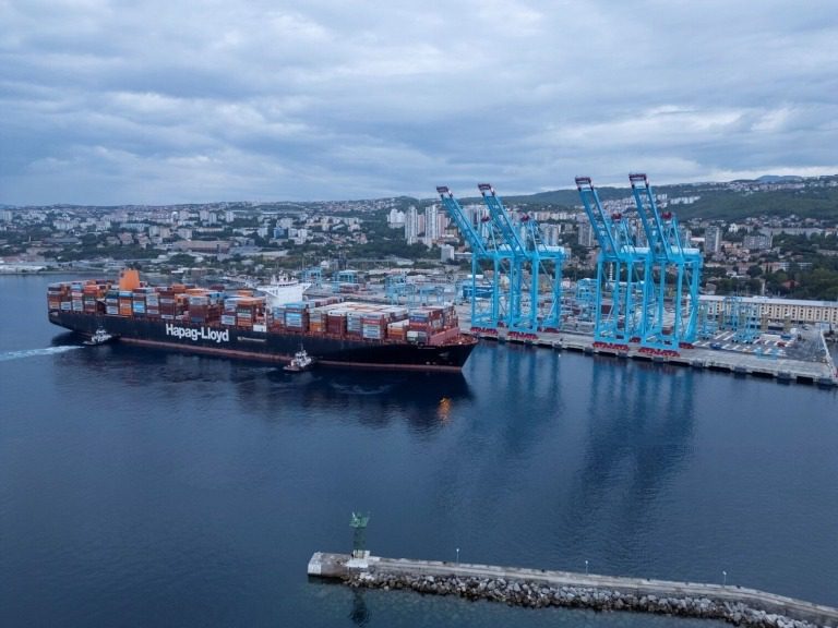 Na Rijeka Gateway uplovio prvi komercijalni kontejnerski brod: Terminal obilježava početak operativnog rada